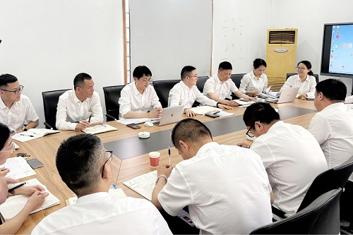 梅云海副行长（主持工作）一行赴武康支行指导周复盘工作
